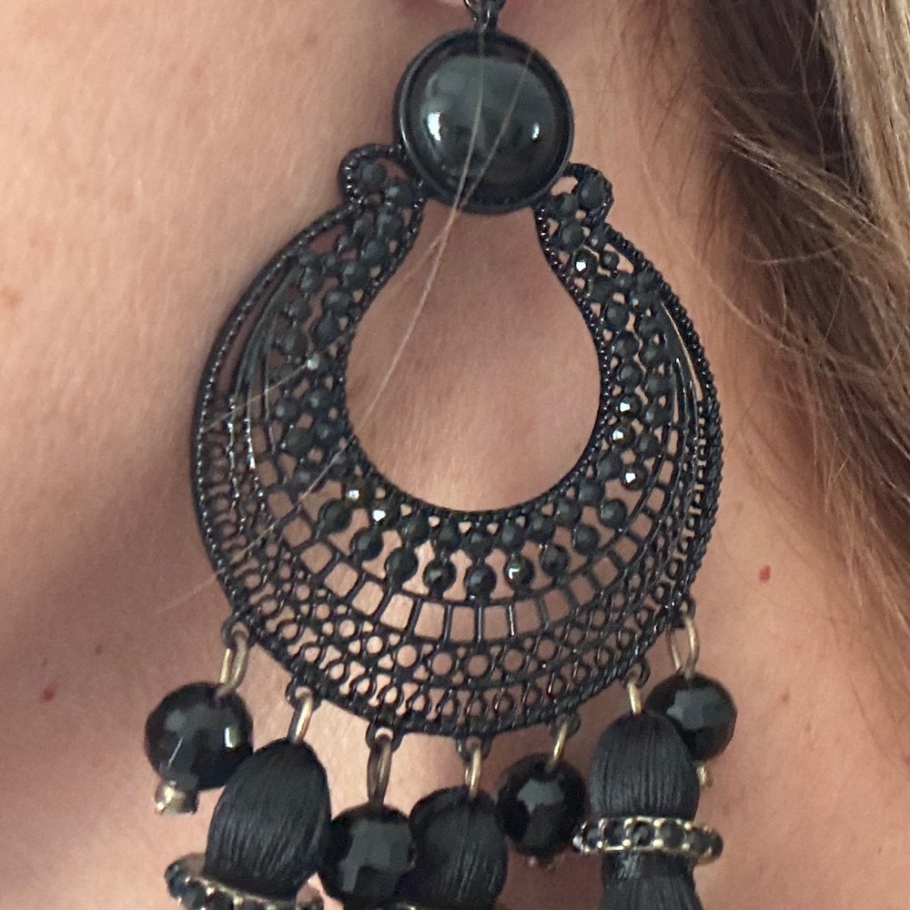 Lightweight Statement Earrings - image 4